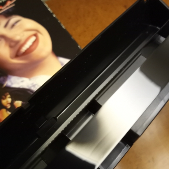 Selena VHS - Picture 5 of 9